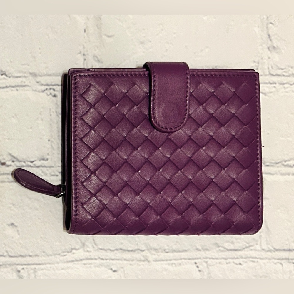 Like New Purple Bottega Veneta Intrecciato Leather Compact Wallet With Box - Picture 2 of 16